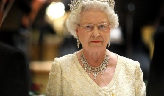 Η βασίλισσα Ελισάβετ τώρα κάτοχος και αλυσίδας fast food! - Φωτογραφία 1