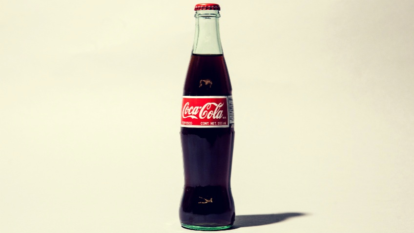 Το αιώνιο «μυστήριο»: Γιατί η Coca-Cola έχει καλύτερη και πιο έντονη γεύση στο γυάλινο μπουκάλι; - Φωτογραφία 1