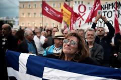 Έρευνα: 8 στους 10 βλέπουν συνέχεια της κρίσης για άλλα πέντε χρόνια