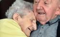 Παντοτινή αγάπη: Στα 98 της πήγε σε γηροκομείο για να φροντίζει τον 80χρονο γιο της! - Φωτογραφία 1