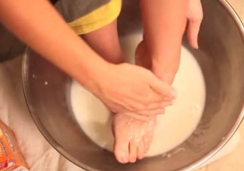Περιποίηση ποδιών για κάλους και σκασμένες φτέρνες – Δείτε τι μείγμα φτιάχνει! [video] - Φωτογραφία 1