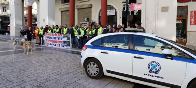 Θεσσαλονίκη: Διαμαρτυρία αστυνομικών στην πλατεία Αριστοτέλους-«Έχουμε να δούμε καινούργια περιπολικά εδώ και μία δεκαετία» - Φωτογραφία 2