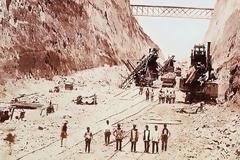 Σπάνιες φωτογραφίες από την διάνοιξη της Διώρυγας της Κορίνθου