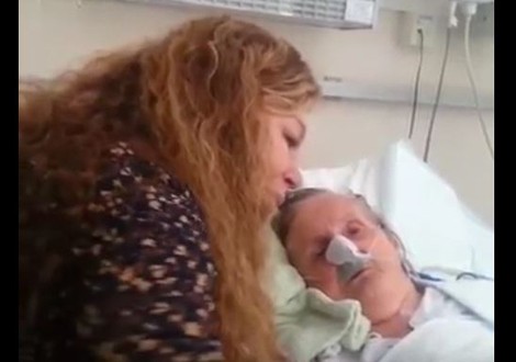 Ελένη Δήμου: Έφυγε από τη ζωή η μητέρα της - Ραγίζει καρδιές το βίντεό της στο instagram - Φωτογραφία 1