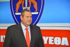 Φωτό από την επίσκεψη του ΥΕΘΑ Πάνου Καμμένου στην ΑΣΔΕΝ