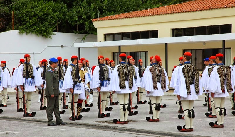 Στα άδυτα του στρατοπέδου της Προεδρικής Φρουράς - Όλα όσα δεν ξέρατε για τους Εύζωνες [photos + video] - Φωτογραφία 9