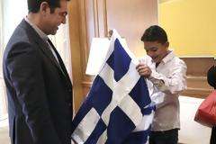 Τι είπε ο Αλέξης Τσίπρας στον 11χρονο Αμίρ: «Να έρχεσαι να μας βλέπεις»