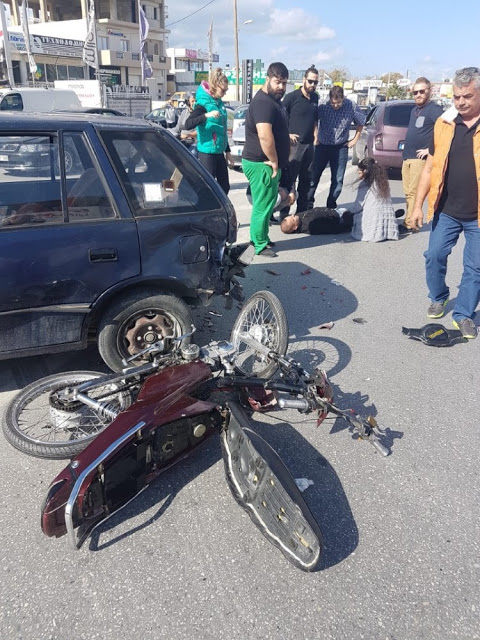 Σοβαρό τροχαίο στην Κρήτη: Αυτοκίνητο συγκρούστηκε με δίκυκλο - Φωτογραφία 2