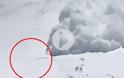 Τρομακτικό βίντεο: Χιονοστιβάδα «καταπίνει» ορειβάτες
