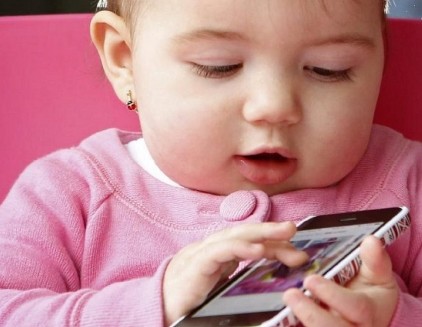 Δέκα λόγοι για τους οποίους ένα μωρό δεν πρέπει να ασχολείται με την τεχνολογία - Φωτογραφία 1