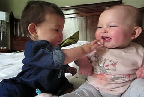 ΔΕΝ ΥΠΑΡΧΕΙ: Ο απίστευτος διάλογος ανάμεσα σε 2 μωρά! [video] - Φωτογραφία 1