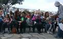 Χαλκίδα: Δεκάδες μαμάδες θήλασαν δημόσια τα μωρά τους (ΦΩΤΟ)