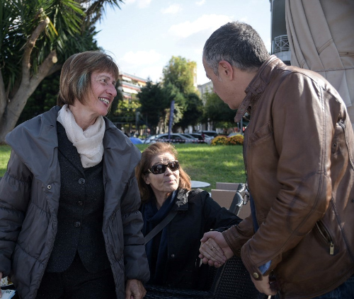 Προεκλογική βόλτα του Θεοδωράκη στη Χαλκίδα (ΦΩΤΟ) - Φωτογραφία 3