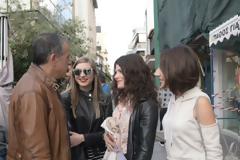 Προεκλογική βόλτα του Θεοδωράκη στη Χαλκίδα (ΦΩΤΟ)