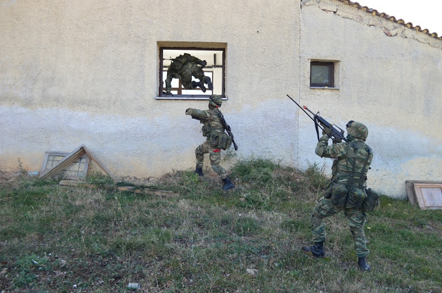 Παρουσία Αρχηγού ΓΕΣ στον Εορτασμό των Ελευθερίων της Κοινότητας Κέλλης στη Φλώρινα και στην Εκπαίδευση των Εθνοφυλάκων της 9ης Μ/Π ΤΑΞ - Φωτογραφία 11