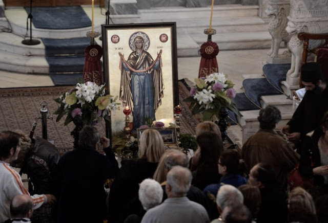 «Λαοθάλασσα» στη Νέα Ιωνία για να προσκυνήσουν την Αγία Ζώνη [photos] - Φωτογραφία 6