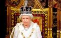 Κόρμπιν: Να ζητήσει συγγνώμη η βασίλισσα για τις αποκαλύψεις των Paradise Papers