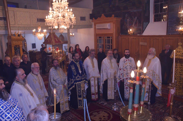 Χορεία ιερέων στο Εσπερινό για την εορτή των Αρχαγγέλων Μιχαήλ και Γαβριήλ στο Αγράμπελο. - Φωτογραφία 27