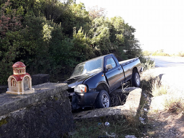 ΑΓΡΟΤΙΚΟ όχημα ξέφυγε απο την πορεία του και έπεσε σε Χαντάκι στη ΒΟΝΙΤΣΑ (ΦΩΤΟ: Στέλλα Λιάπη) - Φωτογραφία 6