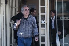 Εκτός Κορυδαλλού για πρώτη φορά ο Δημήτρης Κουφοντίνας - «Θερμή» υποδοχή από φίλους και αλληλέγγυους (ΦΩΤΟ & ΒΙΝΤΕΟ)