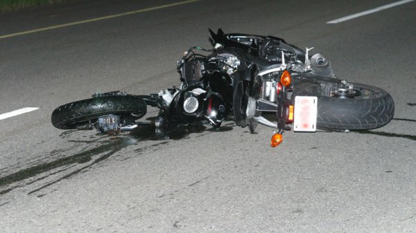 Μετωπική σύγκρουση μηχανής με μπετονιέρα στην Άνω Βασιλική – Νεκρός 40χρονος μοτοσικλετιστής - Φωτογραφία 1