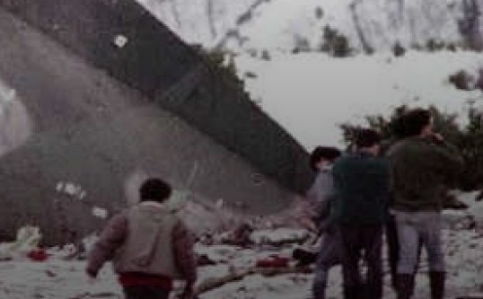 Η συγκλονιστική αεροπορική τραγωδία με τη συντριβή του C-130 στο όρος Όθρυς [video] - Φωτογραφία 1