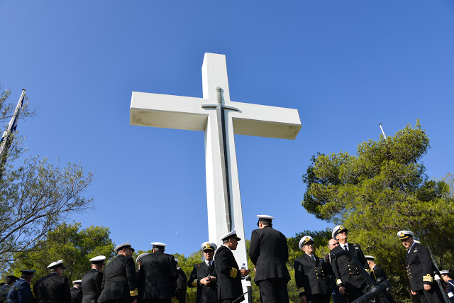 Παρουσία ΥΕΘΑ Πάνου Καμμένου στο μνημόσυνο για τους πεσόντες του Πολεμικού Ναυτικού - Φωτογραφία 10