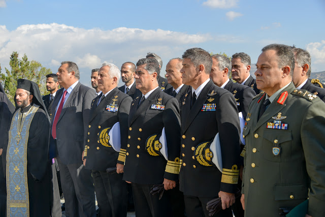 Παρουσία ΥΕΘΑ Πάνου Καμμένου στο μνημόσυνο για τους πεσόντες του Πολεμικού Ναυτικού - Φωτογραφία 2
