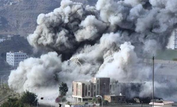 Υεμένη: Ο σαουδαραβικός συνασπισμός βομβάρδισε το υπουργείο Άμυνας στην  Σαναά - Φωτογραφία 1