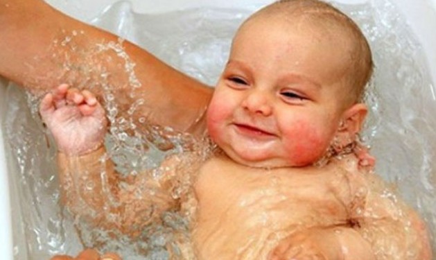 Τι πρέπει να γνωρίζετε για το μπάνιο του μωρού - Φωτογραφία 1