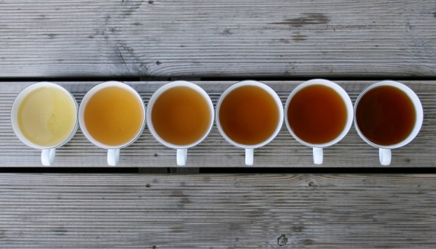 Καθαρίστε τα ξύλινα πατώματα χρησιμοποιώντας μόνο τσάι! - Φωτογραφία 1