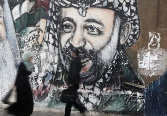 Δεκάδες χιλιάδες Παλαιστίνοι τίμησαν την επέτειο του θανάτου του Γιάσερ Αραφάτ - Φωτογραφία 1