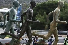 Οι εκκεντρικές παρουσίες που τράβηξαν τα βλέμματα στον Μαραθώνιο της Αθήνας