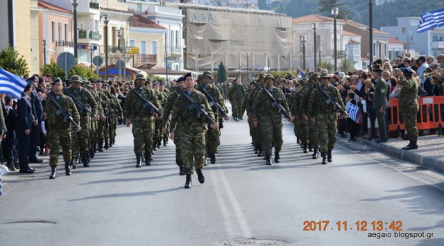 ΕΛΕΥΘΕΡΙΑ ΣΑΜΟΥ 2017. Εντυπωσιακές φωτό από τη Στρατιωτική παρέλαση - Φωτογραφία 10