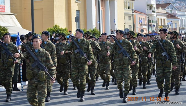 ΕΛΕΥΘΕΡΙΑ ΣΑΜΟΥ 2017. Εντυπωσιακές φωτό από τη Στρατιωτική παρέλαση - Φωτογραφία 20