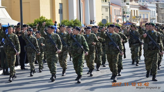 ΕΛΕΥΘΕΡΙΑ ΣΑΜΟΥ 2017. Εντυπωσιακές φωτό από τη Στρατιωτική παρέλαση - Φωτογραφία 27