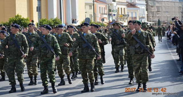 ΕΛΕΥΘΕΡΙΑ ΣΑΜΟΥ 2017. Εντυπωσιακές φωτό από τη Στρατιωτική παρέλαση - Φωτογραφία 28