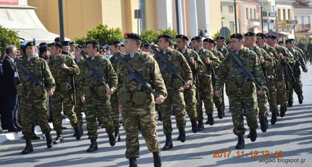 ΕΛΕΥΘΕΡΙΑ ΣΑΜΟΥ 2017. Εντυπωσιακές φωτό από τη Στρατιωτική παρέλαση - Φωτογραφία 37