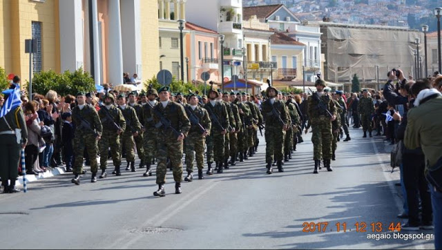 ΕΛΕΥΘΕΡΙΑ ΣΑΜΟΥ 2017. Εντυπωσιακές φωτό από τη Στρατιωτική παρέλαση - Φωτογραφία 43