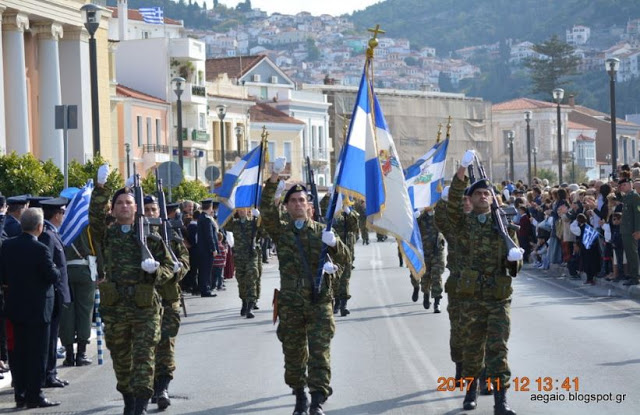 ΕΛΕΥΘΕΡΙΑ ΣΑΜΟΥ 2017. Εντυπωσιακές φωτό από τη Στρατιωτική παρέλαση - Φωτογραφία 7