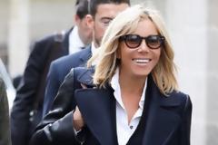 Μπριζίτ Μακρόν κδείχνει 10 χρόνια νεότερη