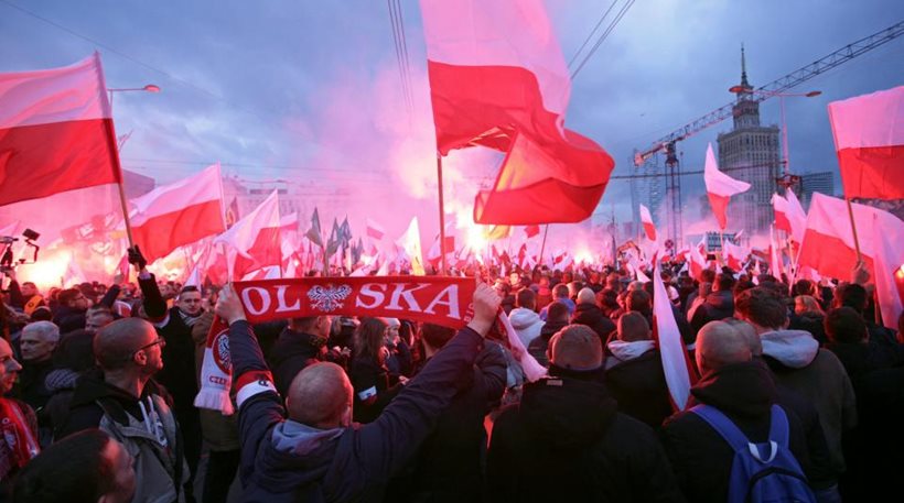 «Αγνή Πολωνία, λευκή Πολωνία»: Μεγάλη πορεία ακροδεξιών στην Βαρσοβία - Φωτογραφία 1