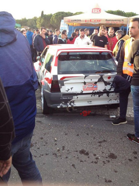 Ατύχημα - σοκ στην Τρίπολη: Αγωνιστικό αυτοκίνητο έπεσε πάνω στον κόσμο! (ΦΩΤΟ & ΒΙΝΤΕΟ) - Φωτογραφία 4