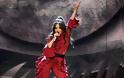 Η Camila Cabello απέδειξε στα MTV EMA ότι είναι η νέα μίνι σeξοβόμβα - Φωτογραφία 2