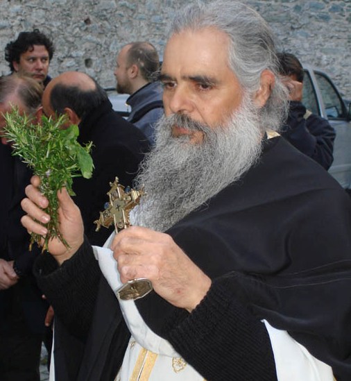 9822 - Στην πατρίδα του την Κύπρο μεταβαίνει ο Ηγούμενος της Ιεράς Μονής Γρηγορίου Αγίου Όρους - Φωτογραφία 1