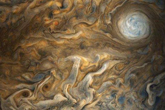 Η NASA έφερε στο φως της δημοσιότητας νέες φωτογραφίες από τον πλανήτη Δία - Φωτογραφία 2