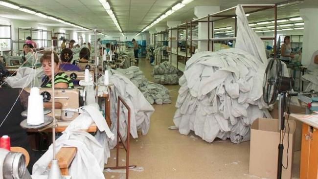 Σερβία: Απάνθρωπες συνθήκες εργασίας σε πολυεθνικές βιομηχανίες ρούχων και υποδημάτων - Φωτογραφία 1