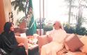 Ο Σαουδάραβας πρίγκιπας του «Αστέρα» έμεινε γυμνός - Φωτογραφία 6