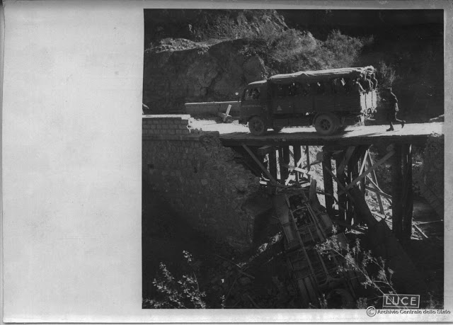 Εικόνες της βομβαρισμενης Λάμιας το 1941 κατά τον Β' Παγκόσμιο Πόλεμο [photos] - Φωτογραφία 5