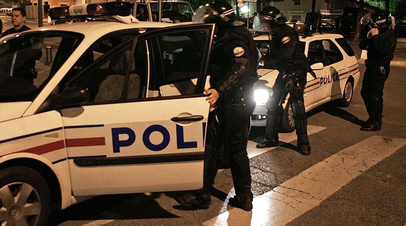 Ελβετή δημοσιογράφος συνελήφθη την ώρα του ρεπορτάζ στη Γαλλία - Φωτογραφία 1